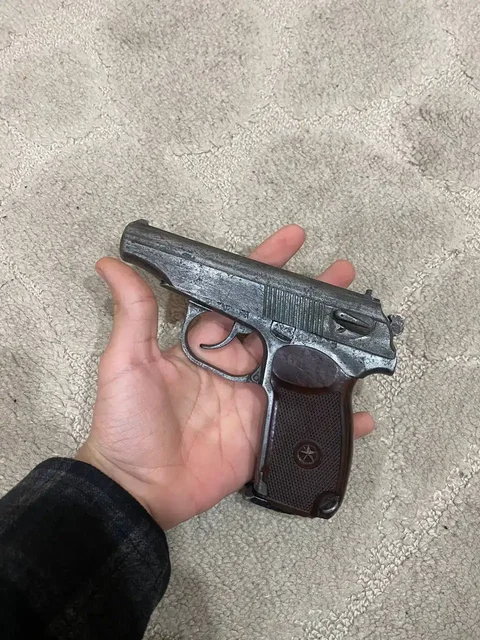 Продажа пневматического пистолета - Одежда в Махачкала