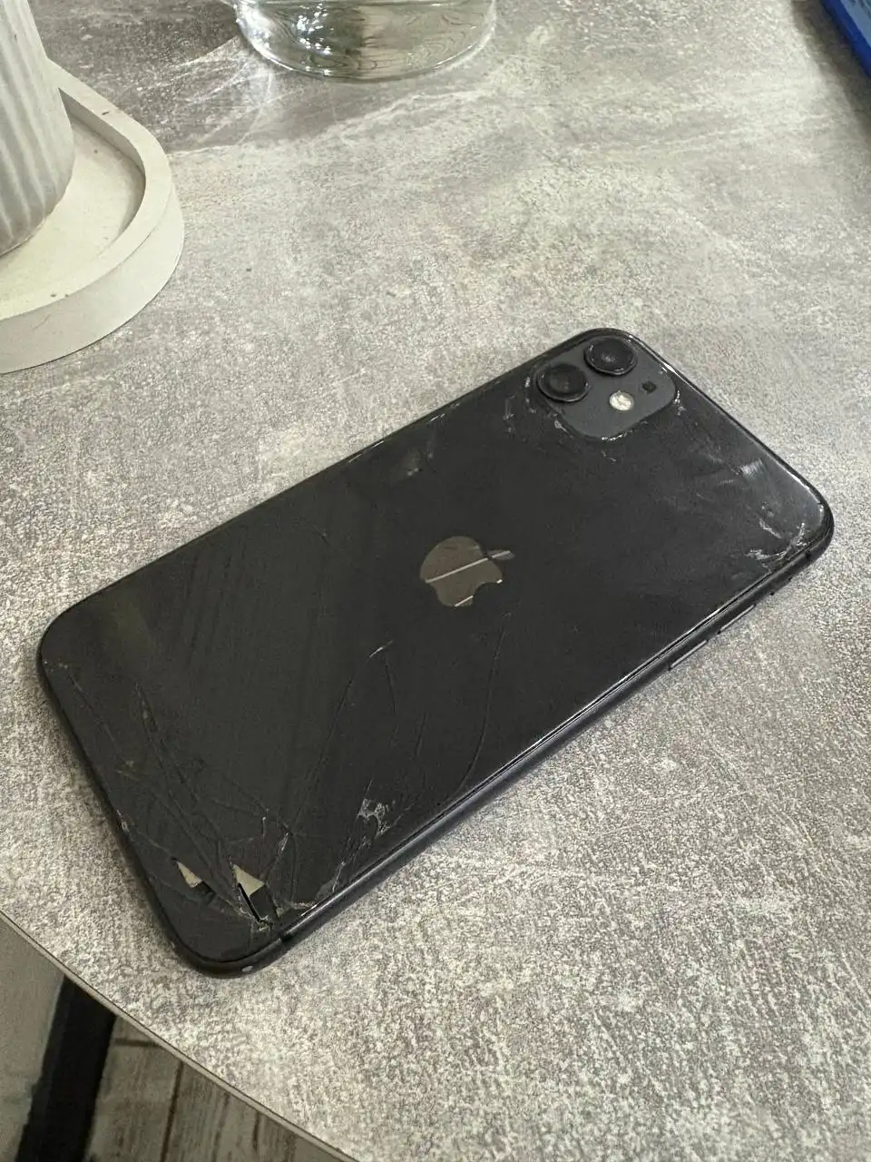 Айфон 11 128 ГБ с заменёнными экраном и АКБ