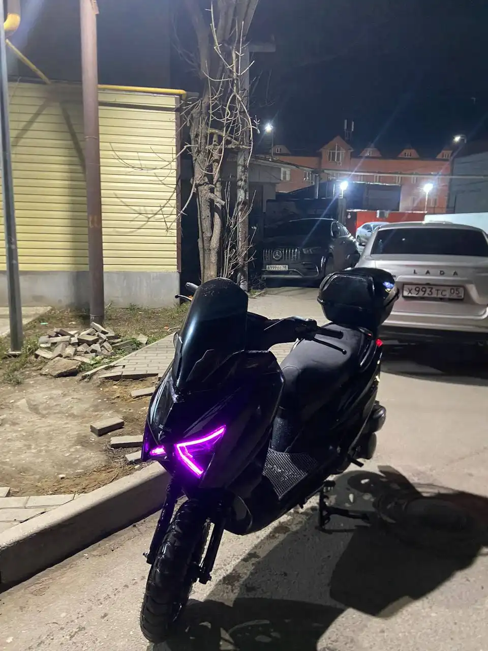 Продажа скутера МАКСИ 180 кубовый - Мотоциклы и скутеры (Авто) в Махачкала