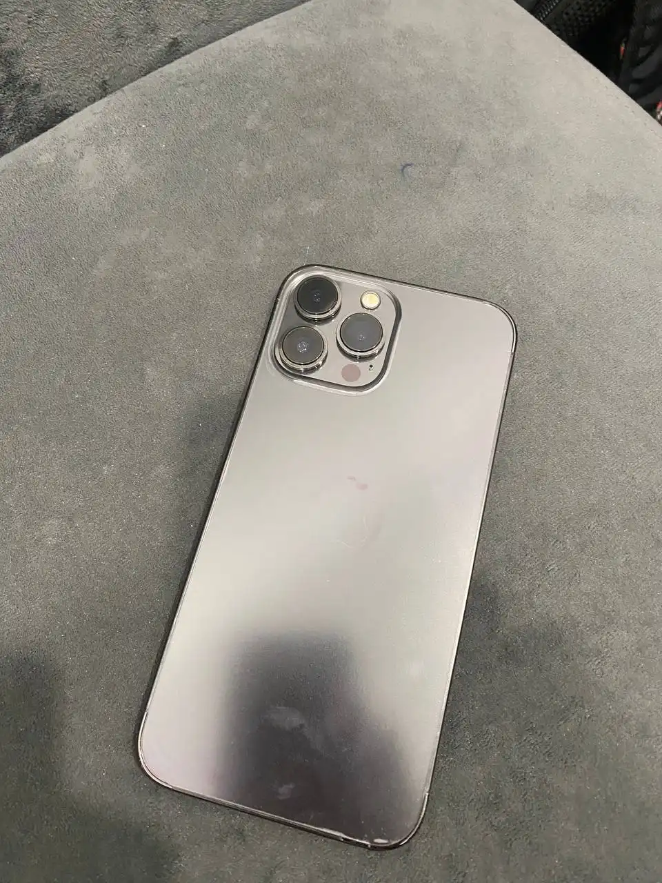 iPhone 13 Pro Max заблокированный с экраном копией люкс - Смартфоны (Электроника) в Махачкала