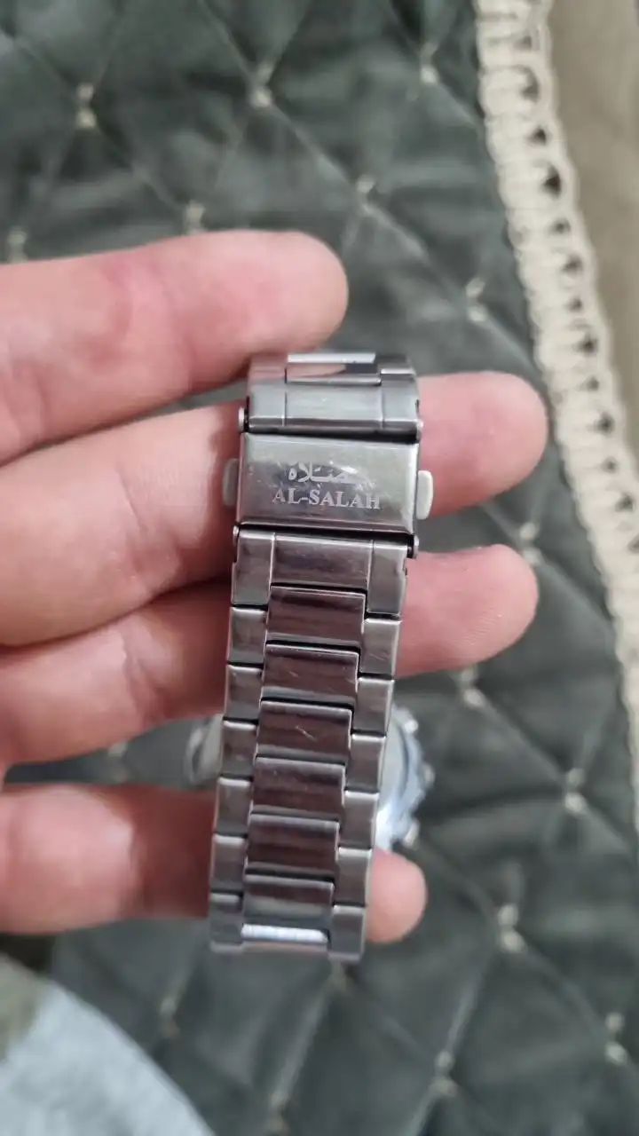 Часы новые без царапин в Махачкале - Часы (Барахолка) в Махачкала