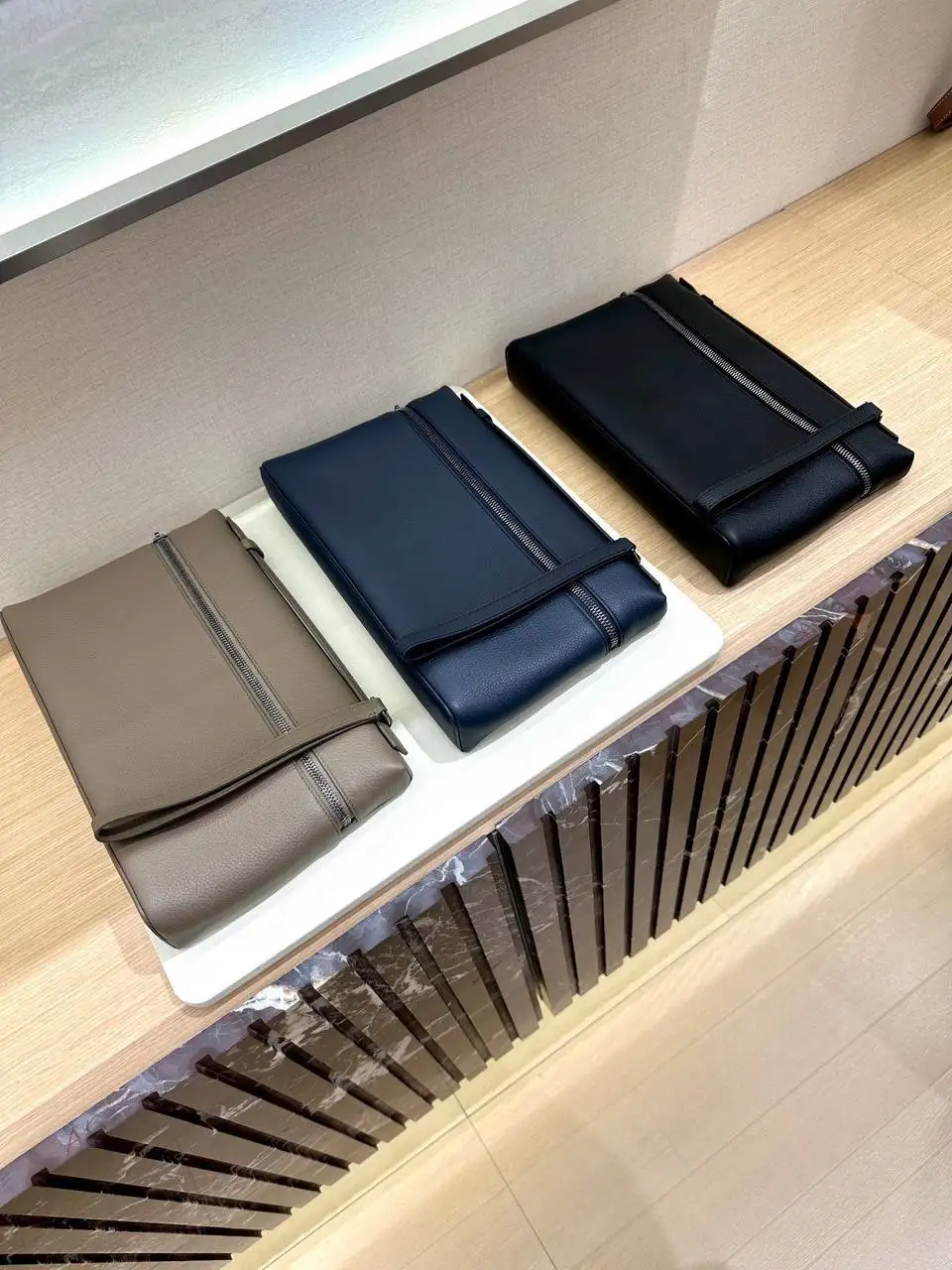 Клатч Loro Piana из натуральной кожи - Сумки (Барахолка) в Махачкала