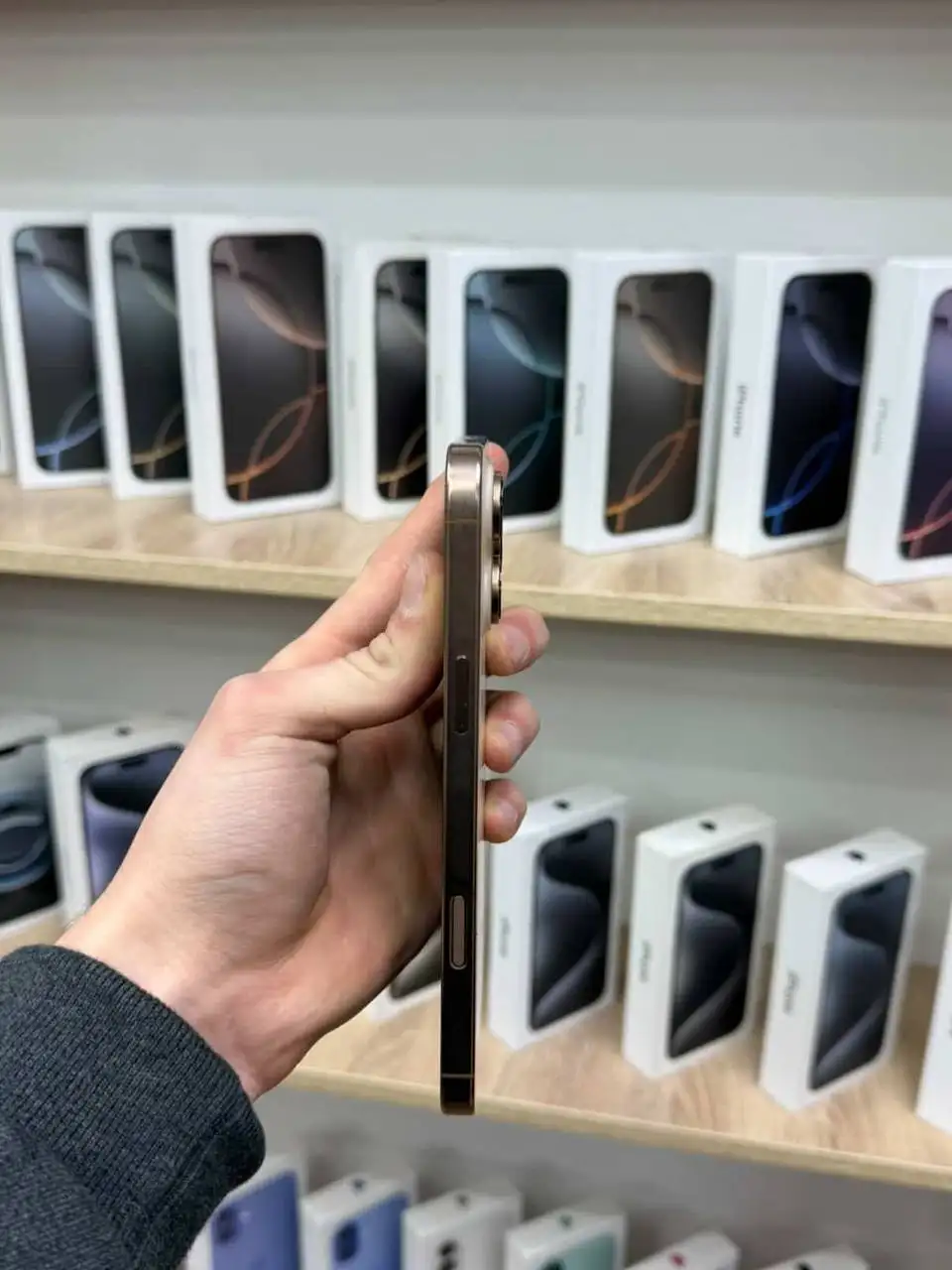 Продажа iPhone 16 Pro Max 256 ГБ - Смартфоны (Электроника) в Махачкала