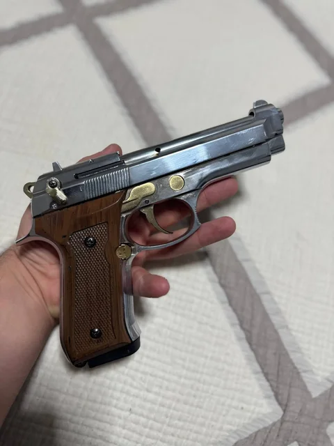 Пистолет Blow F92 хромированный с золотом - Оружие в Хасавюрт