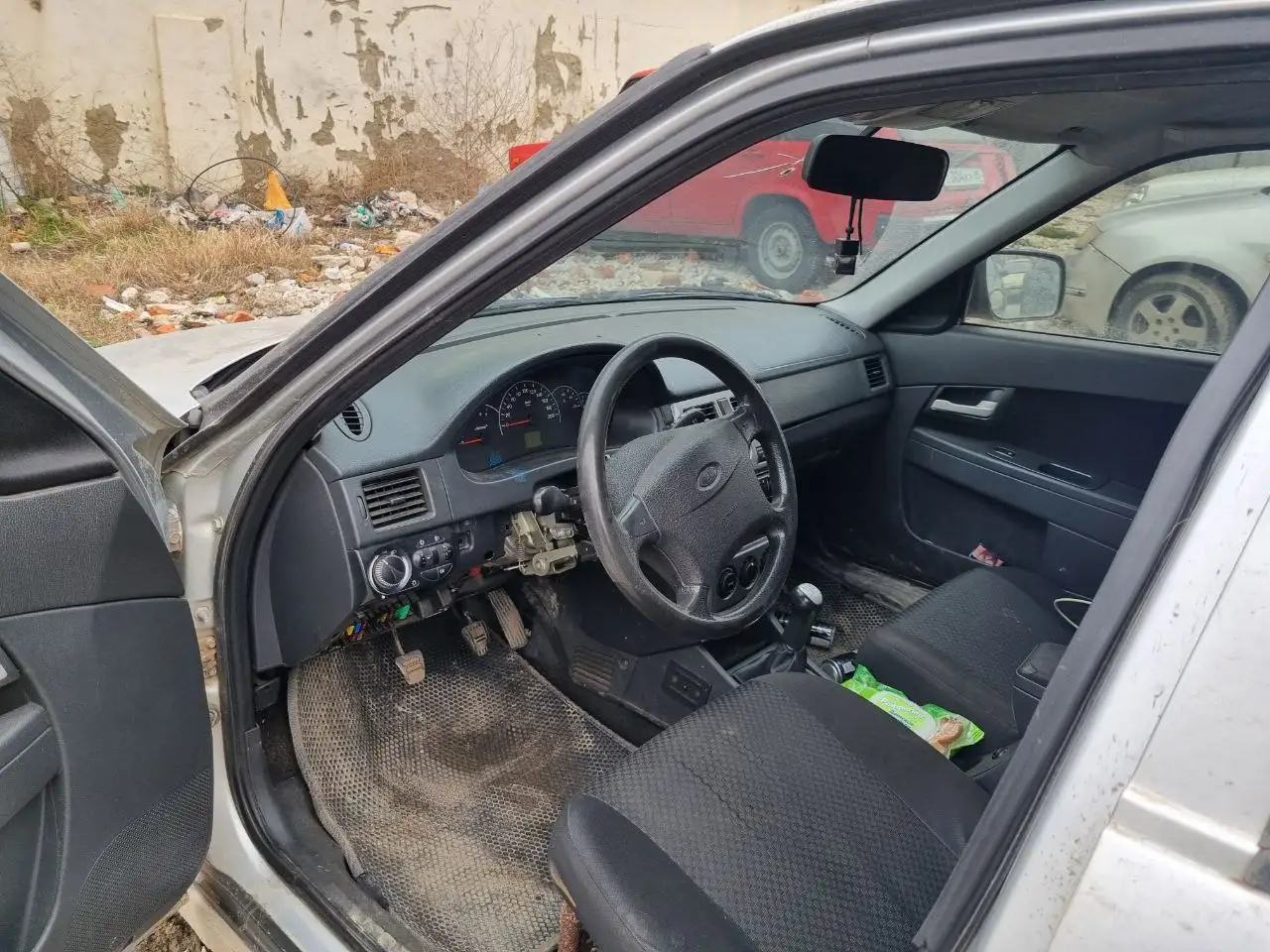 Продажа автомобиля 2012 года с кондиционером - Авто в Махачкала