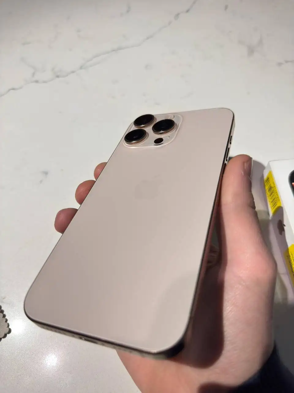 Айфон с царапинами на экране, аккумулятор 94%, 256 ГБ - Смартфоны (Электроника) в Махачкала