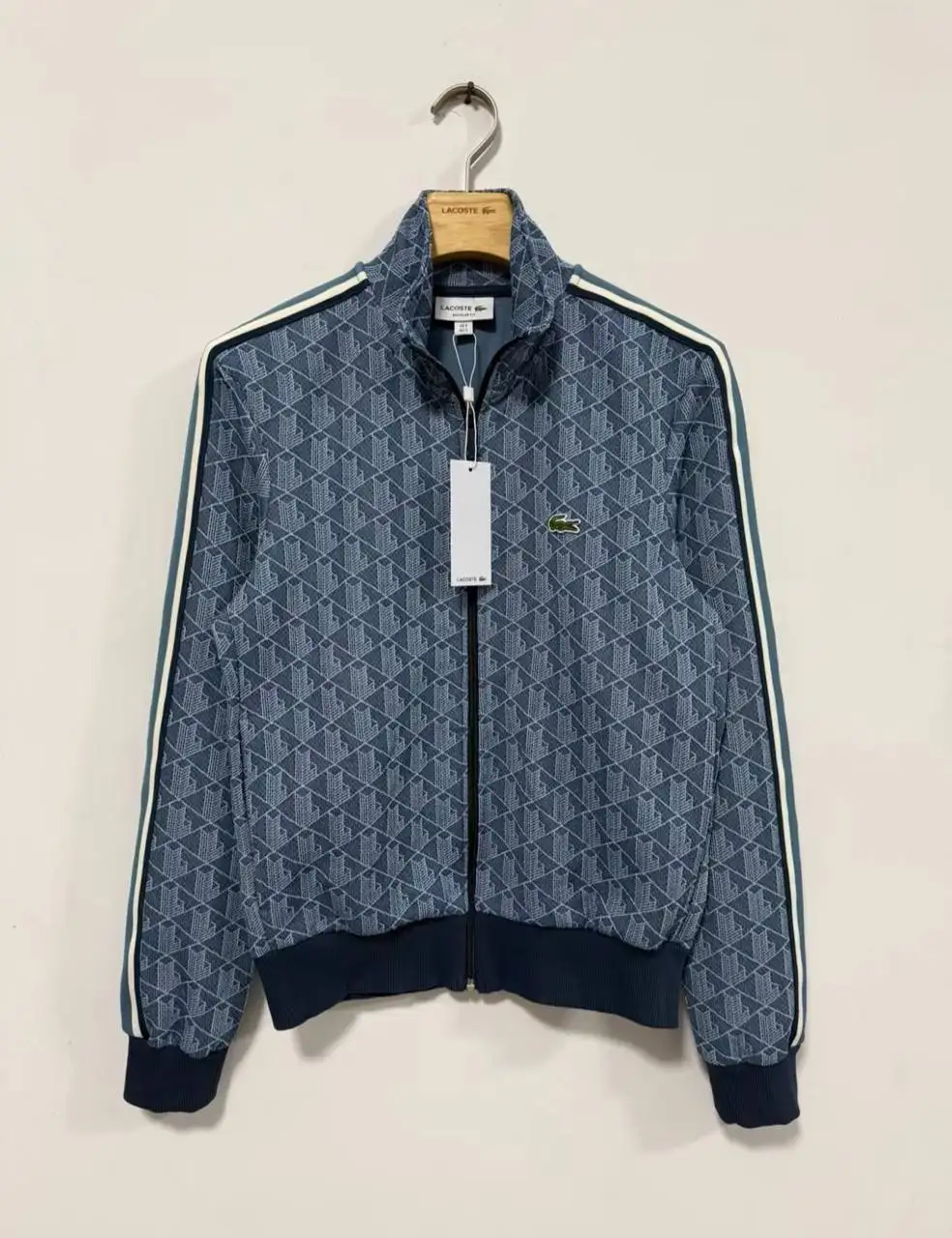 Футболка Lacoste Monogram размер S новая с биркой - Футболки (Одежда) в Махачкала