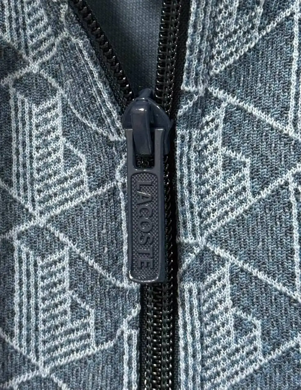 Футболка Lacoste Monogram размер S новая с биркой - Футболки (Одежда) в Махачкала