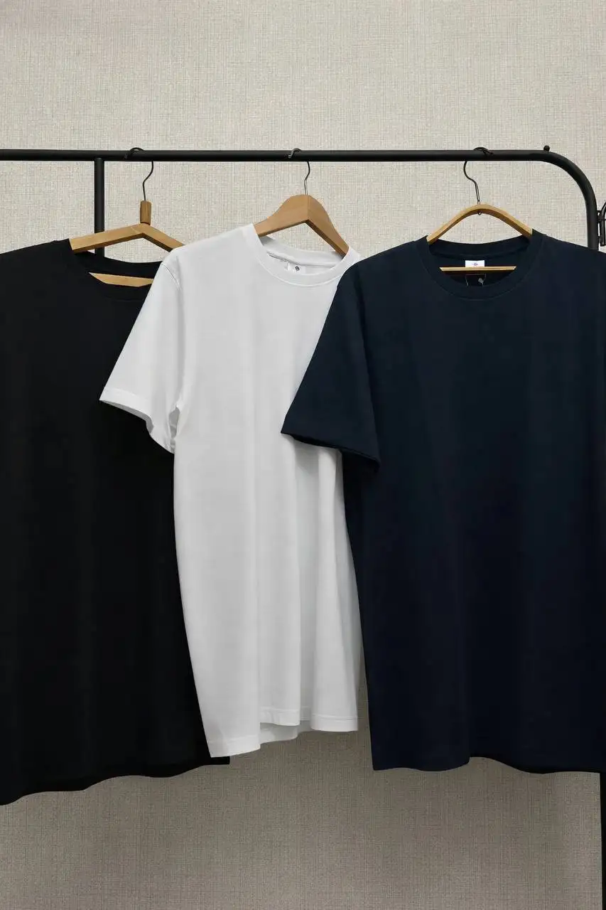 Стильные базовые футболки классического кроя - Футболки (Одежда) в Махачкала