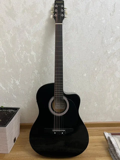 Продам электроакустическую гитару - Компьютерные комплектующие в Махачкала