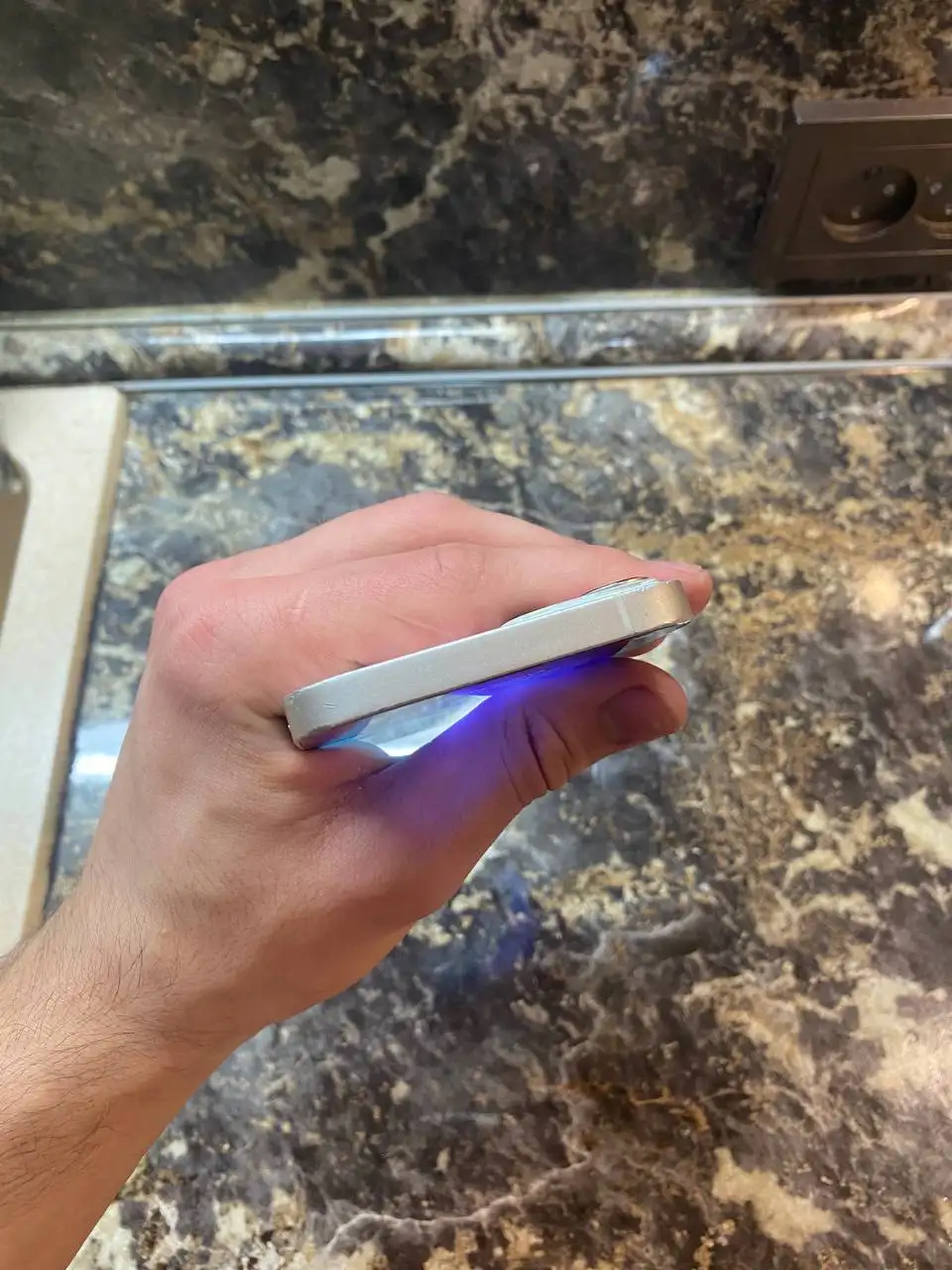 iPhone 13 128GB с треснувшей линзой камеры - Смартфоны (Электроника) в Махачкала