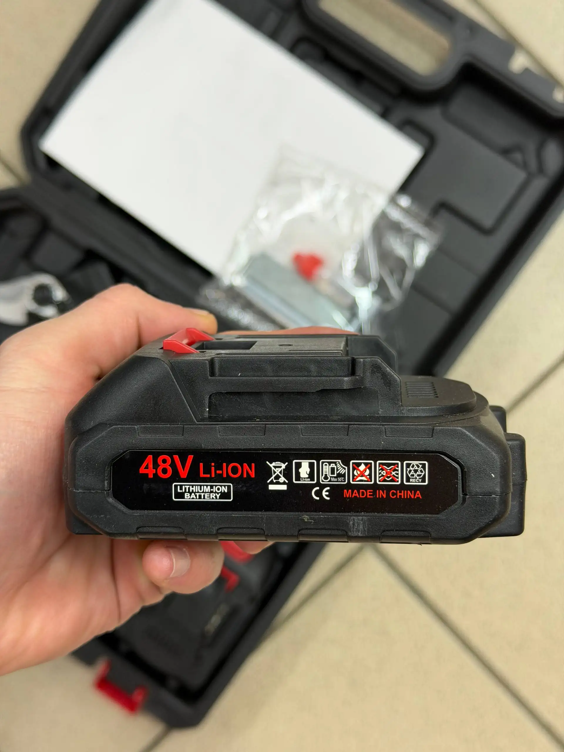 Секатор с аккумулятором и комплектующими - Садовая техника (Барахолка) в Махачкала