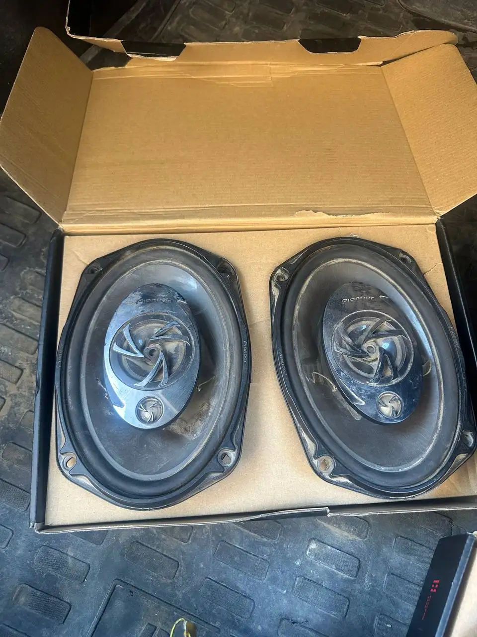 Молоты и пионеры в Махачкале - Барахолка в Махачкала