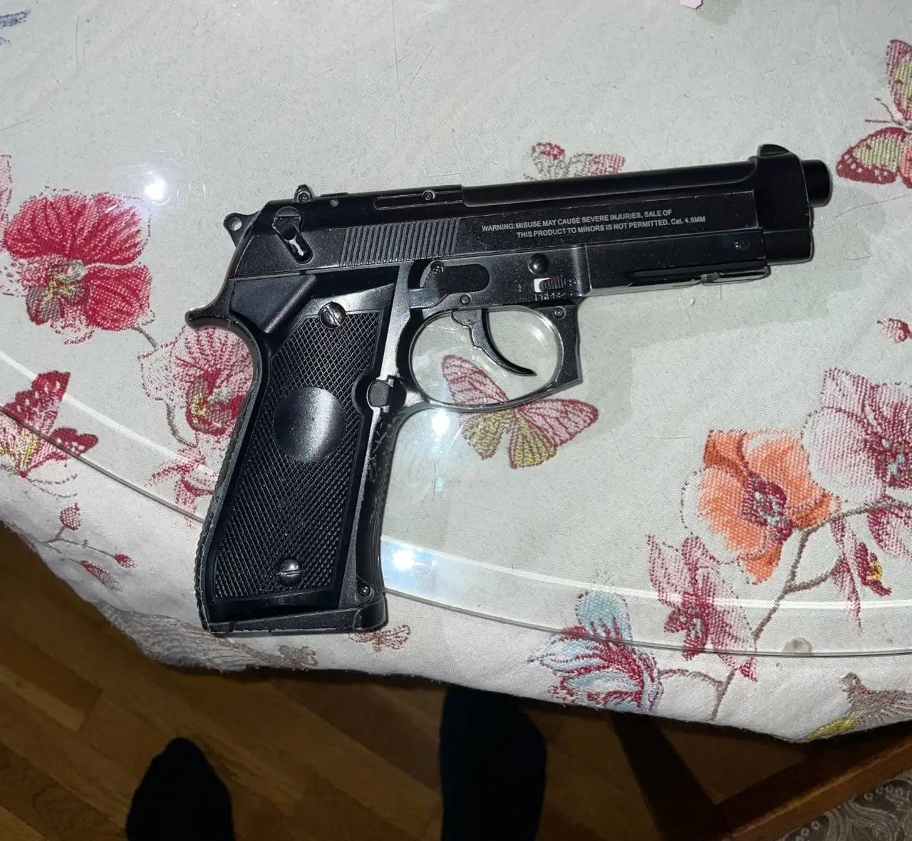 Пневматический пистолет в комплекте - Оружие и аксессуары (Барахолка) в Махачкала