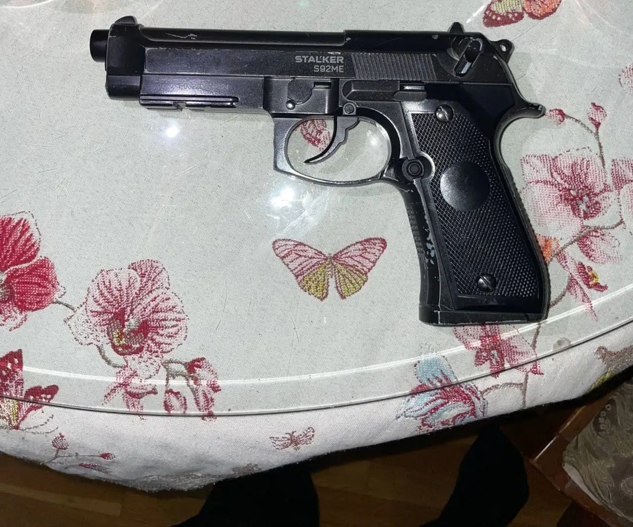 Пневматический пистолет в комплекте - Оружие и аксессуары (Барахолка) в Махачкала