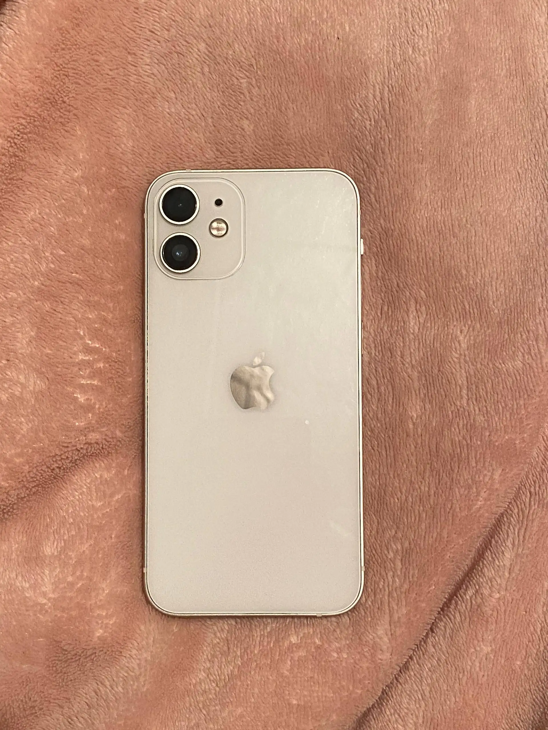 Продам iPhone 12 mini с дефектами - Смартфоны (Электроника) в Махачкала