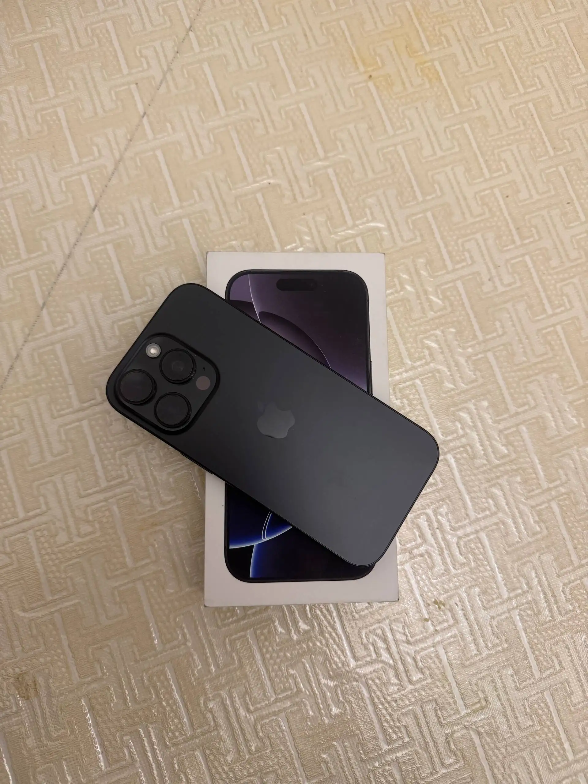 iPhone 16 Pro 256 ГБ в идеальном состоянии - Смартфоны и телефоны (Электроника) в Махачкала