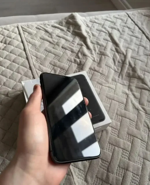 iPhone 11 64GB с eSIM - Кофеварки в Махачкала