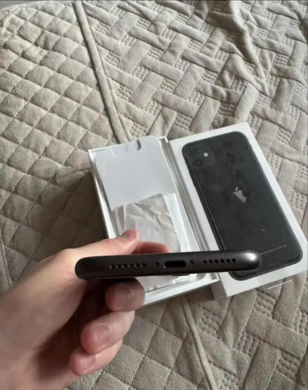iPhone 11 64GB с eSIM - Мобильные телефоны (Электроника) в Махачкала