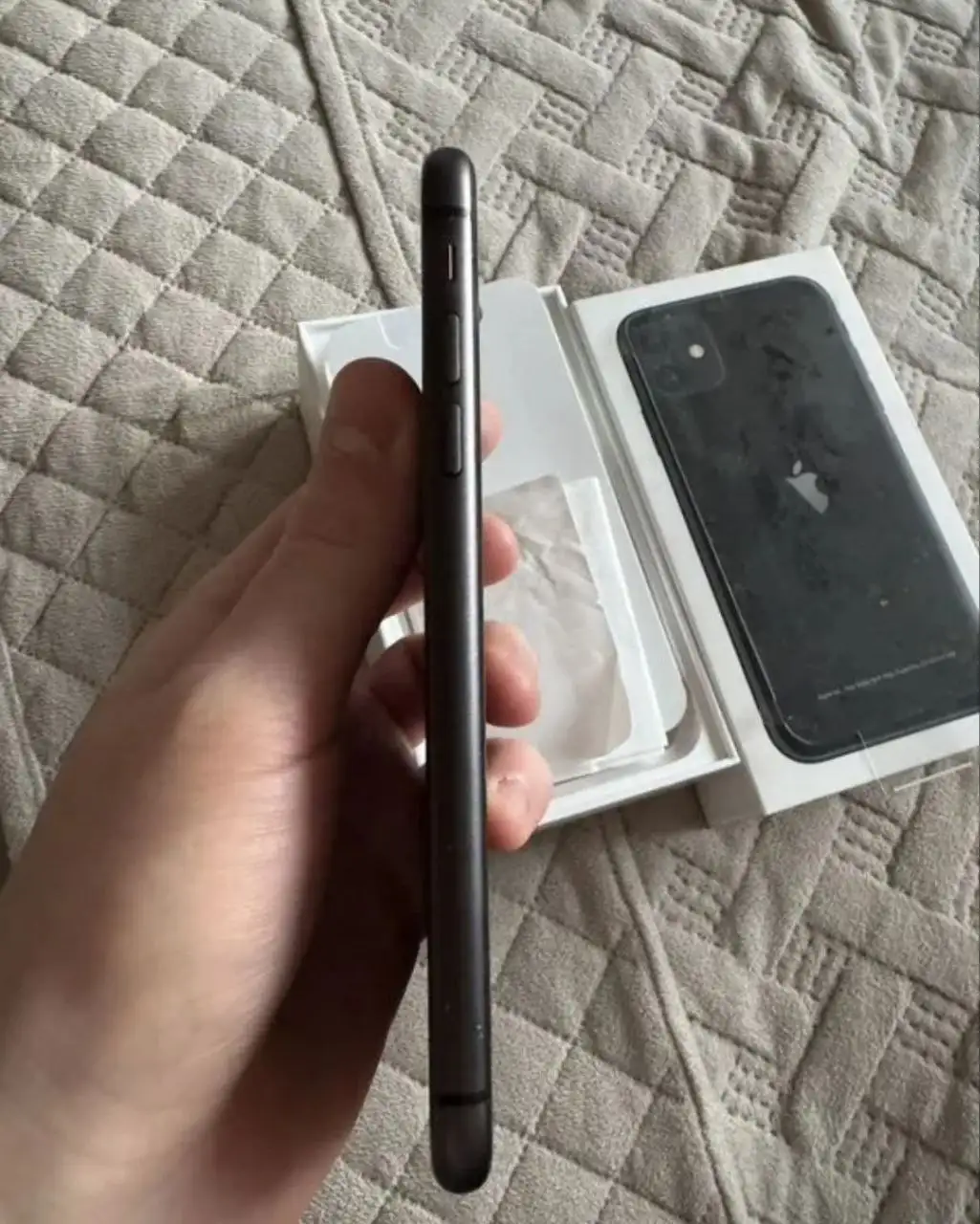 iPhone 11 64GB с eSIM - Мобильные телефоны (Электроника) в Махачкала