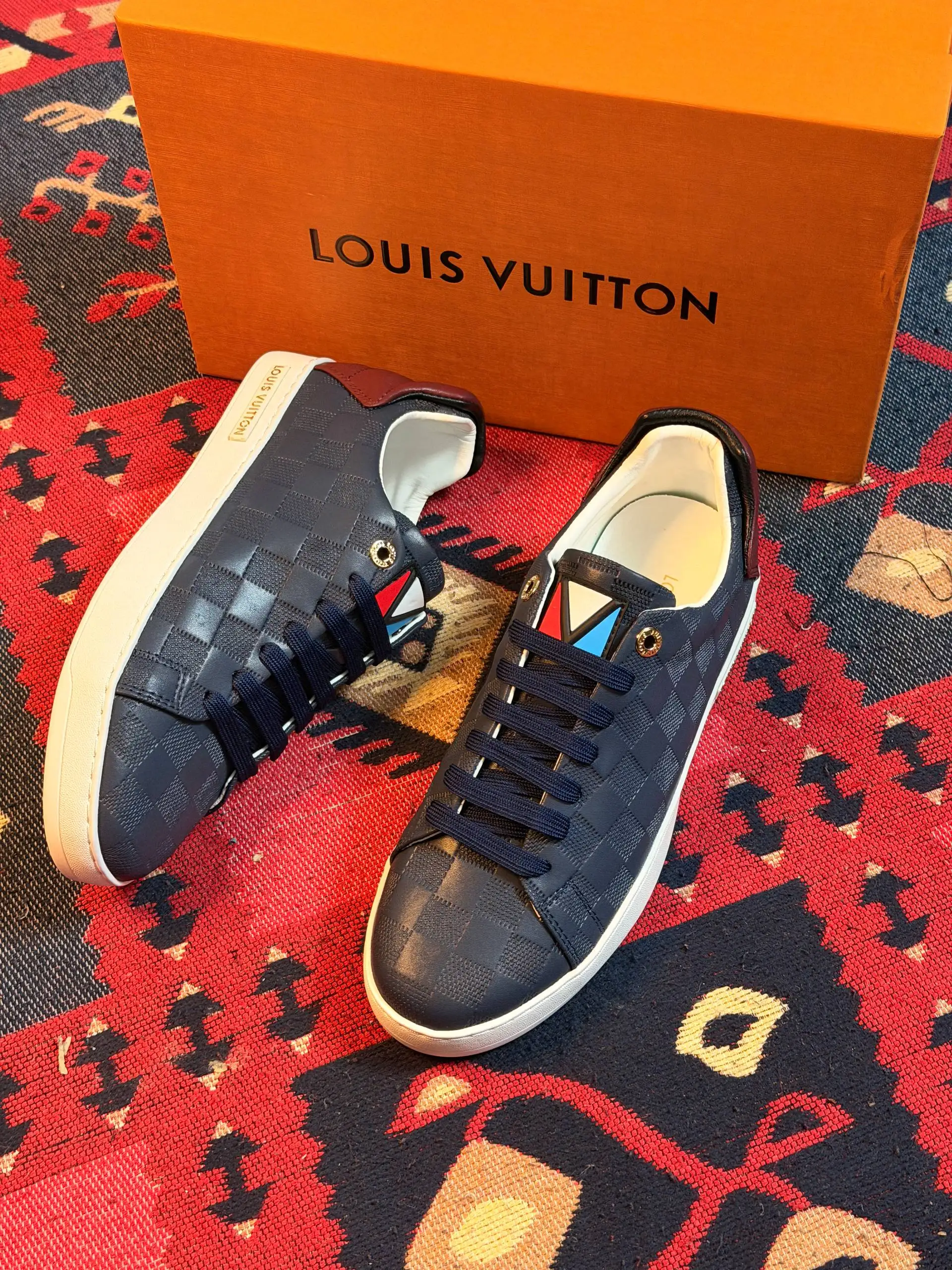 Продажа LOUIS VUITTON - Барахолка в Махачкала