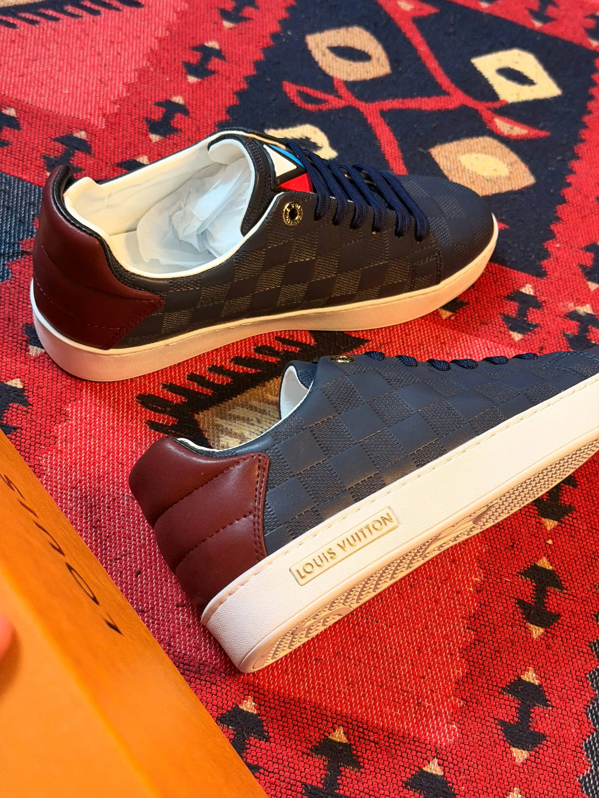 Продажа LOUIS VUITTON - Барахолка в Махачкала