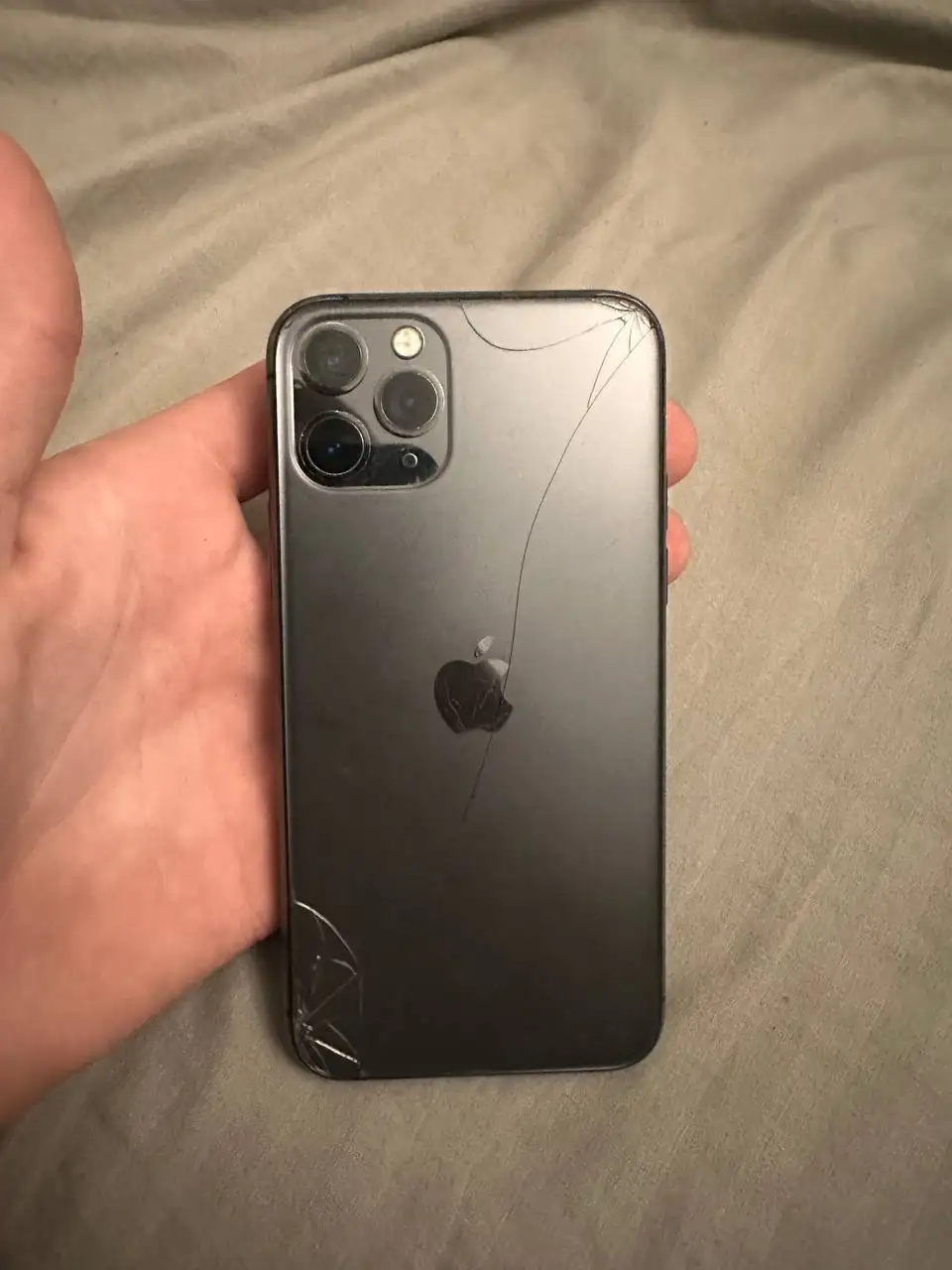Продаю iPhone 11 Pro 256GB - Мобильные телефоны (Электроника) в Махачкала