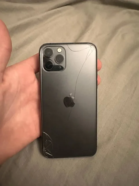 Продаю iPhone 11 Pro 256GB - Мопеды в Махачкала