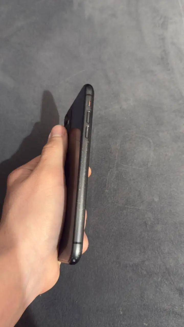 iPhone 11 128GB черный - Мобильные телефоны (Электроника) в Махачкала