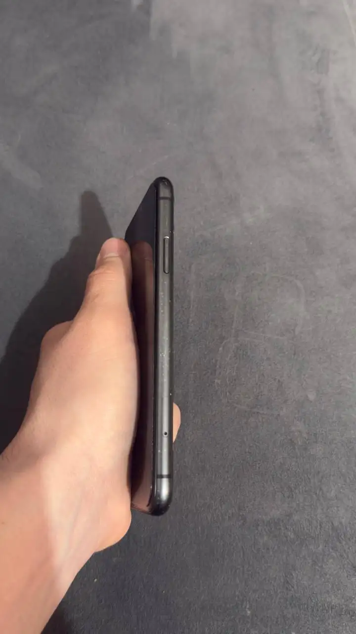 iPhone 11 128GB черный - Мобильные телефоны (Электроника) в Махачкала