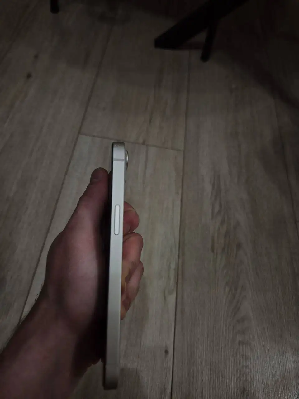 iPhone 13 128GB с треснутой задней крышкой - Смартфоны и аксессуары (Электроника) в Махачкала