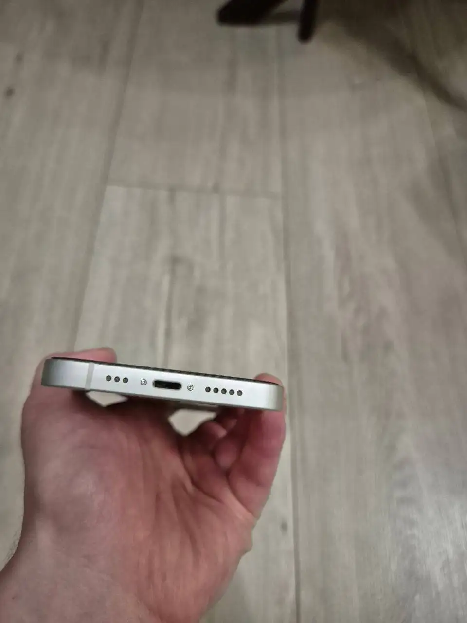iPhone 13 128GB с треснутой задней крышкой - Смартфоны и аксессуары (Электроника) в Махачкала