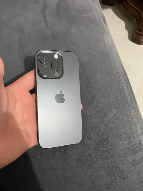 iPhone 16 Pro 256GB черный - Наушники в Махачкала