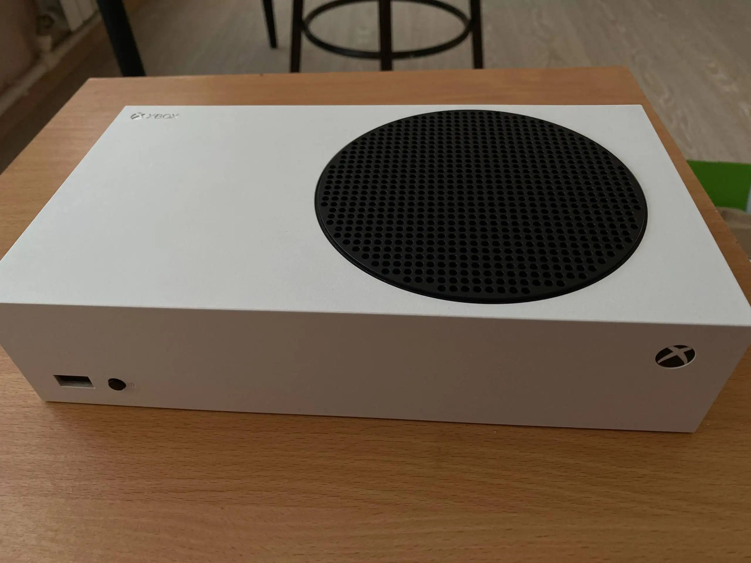 Продажа Xbox Series S 512ГБ и монитор Samsung 27" 100Гц - Игровые консоли (Электроника) в Махачкала