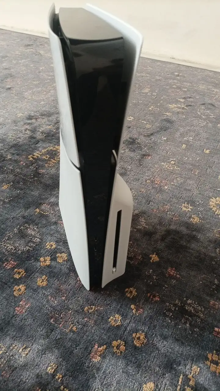 Продаю PS5 Slim - Консоли и видео-игры (Электроника) в Махачкала