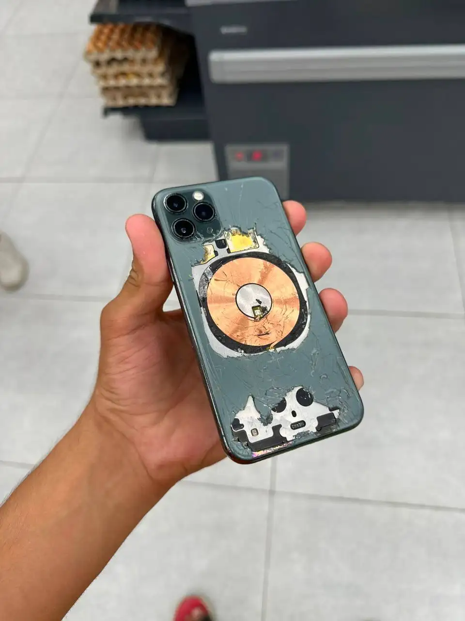 iPhone 11 Pro 256GB с повреждением Face ID - Смартфоны (Электроника) в Махачкала