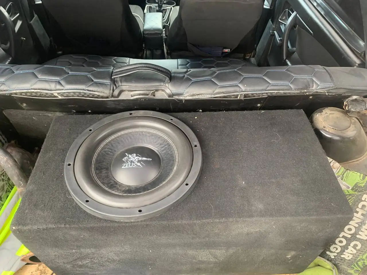 Продам саб Зевс 12шка и усилитель Momo - Автозвук (Электроника) в Махачкала