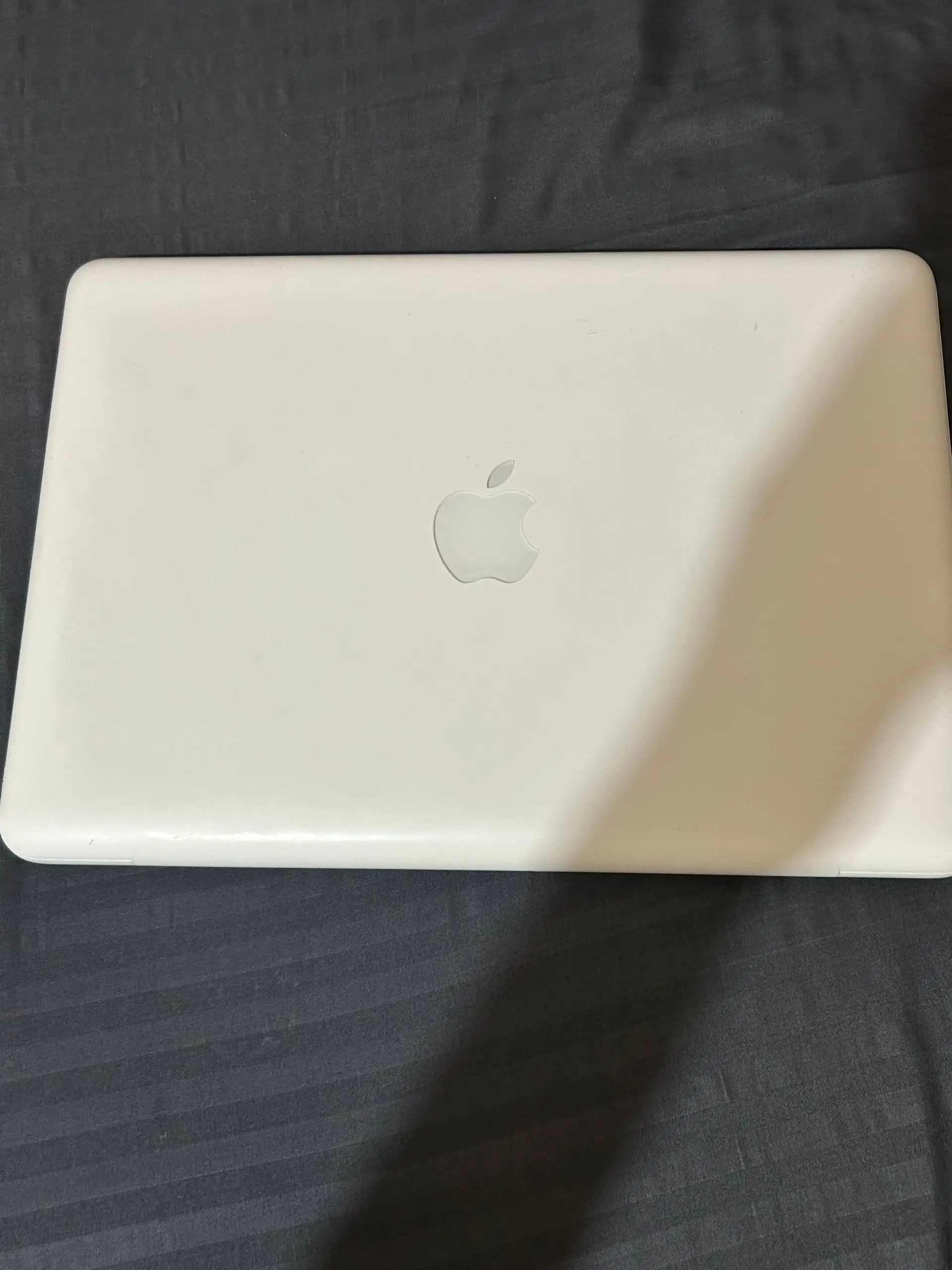 Продам MacBook 13 2010 - Ноутбуки (Электроника) в Махачкала