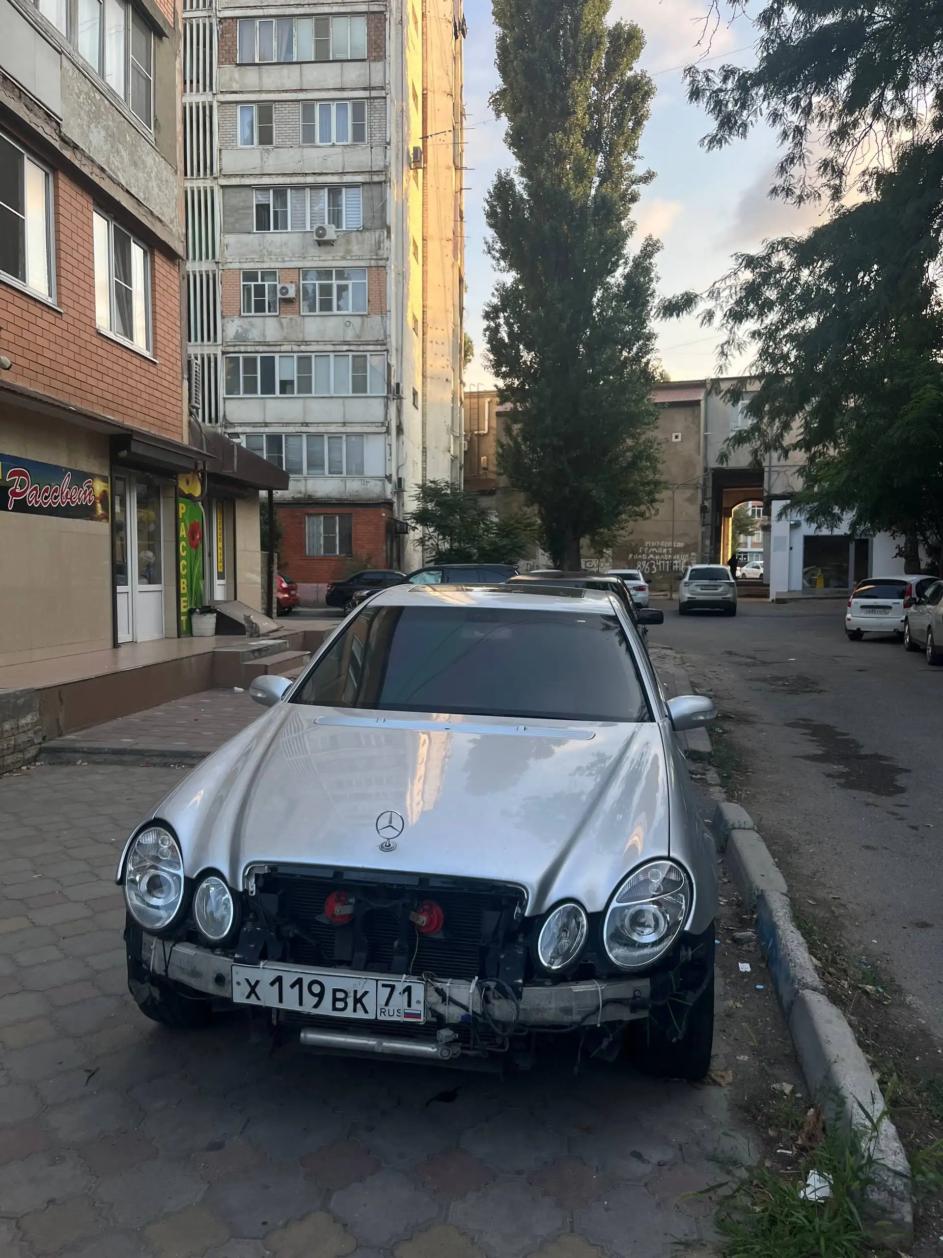 Mercedes-Benz W211 3.2, состояние хорошее - Автомобили (Авто) в Махачкала