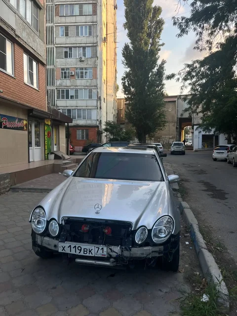 Mercedes-Benz W211 3.2, состояние хорошее - Авто в Махачкала