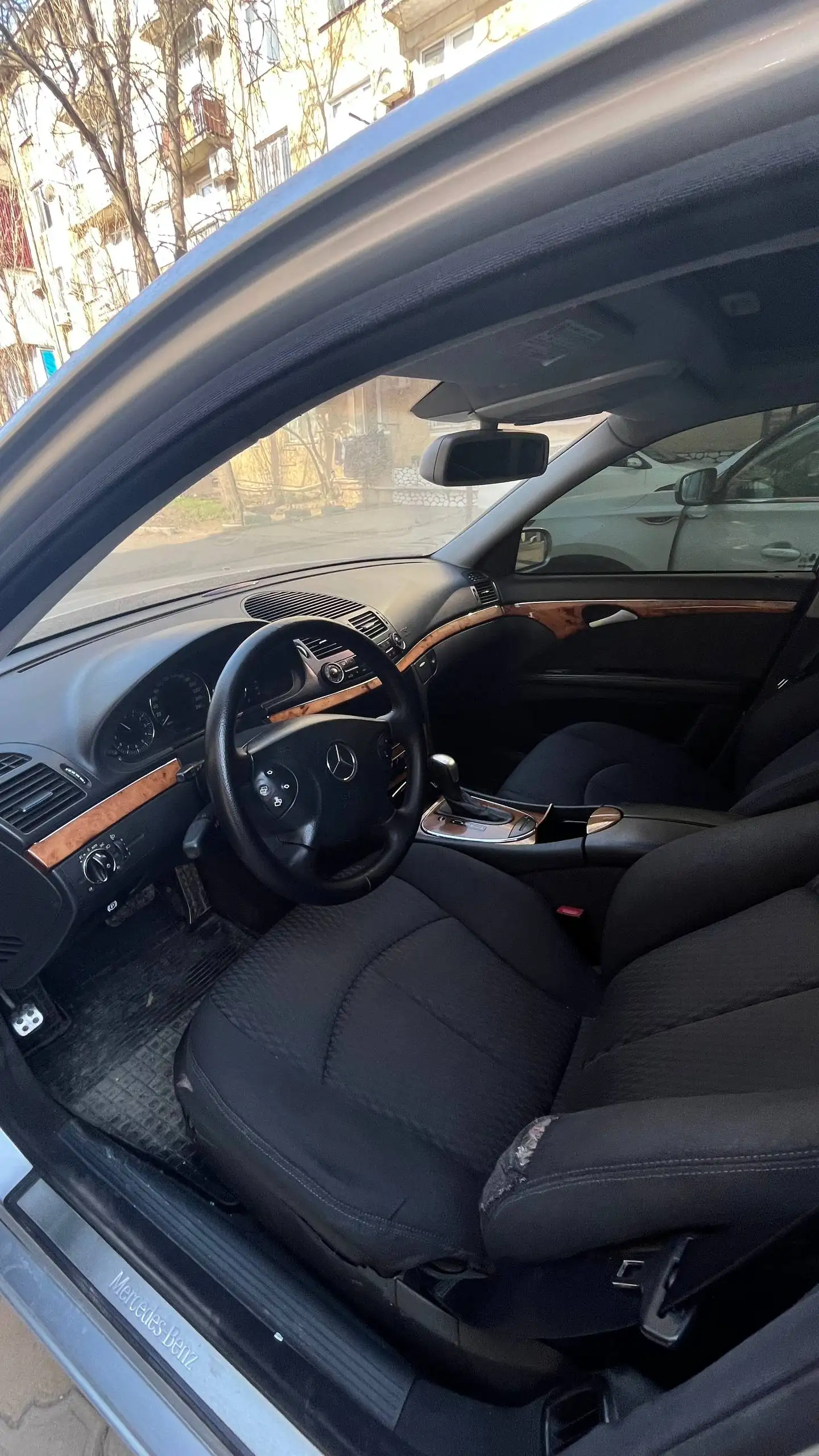 Mercedes-Benz W211 3.2, состояние хорошее - Автомобили (Авто) в Махачкала