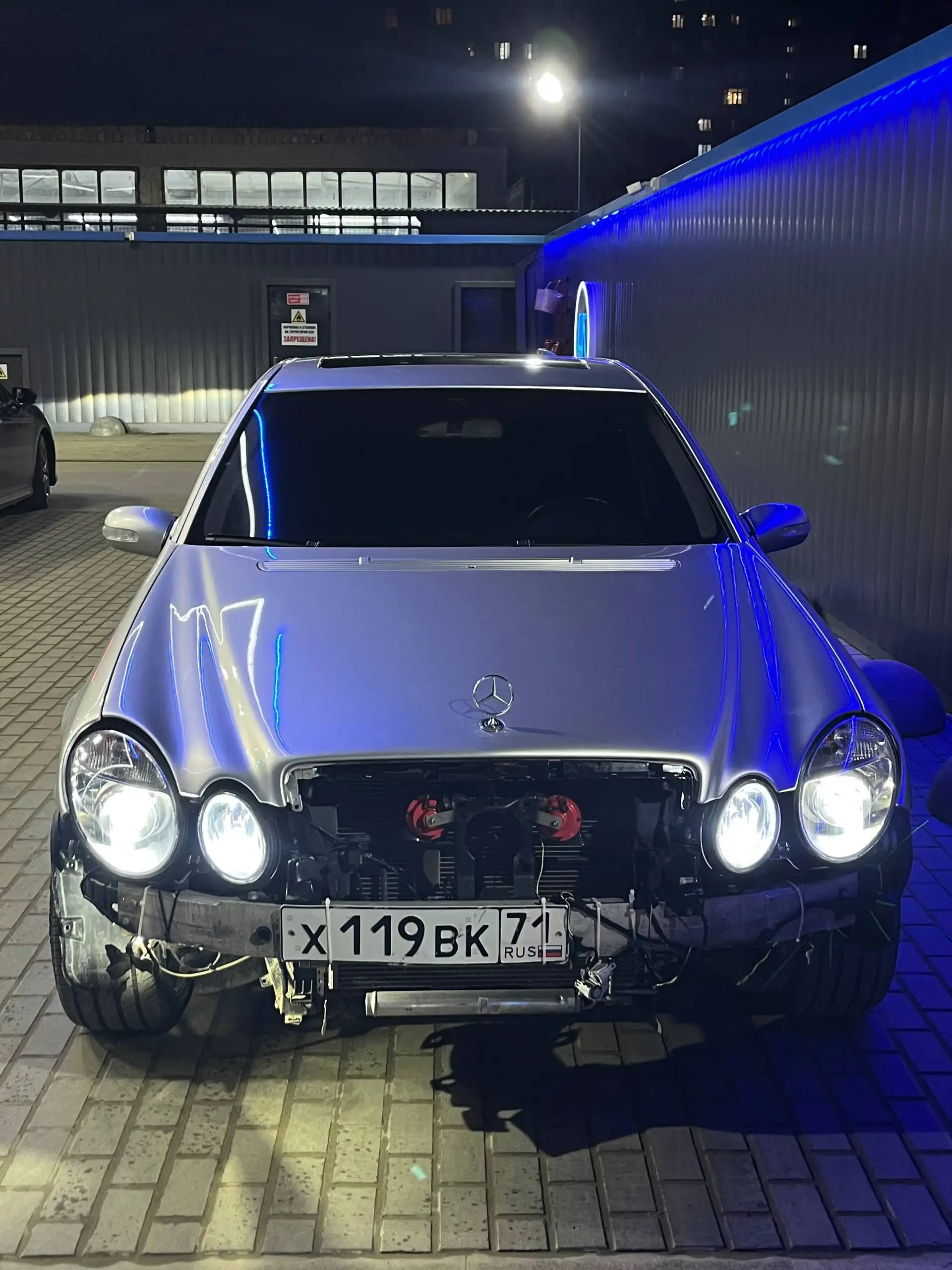 Mercedes-Benz W211 3.2, состояние хорошее - Автомобили (Авто) в Махачкала