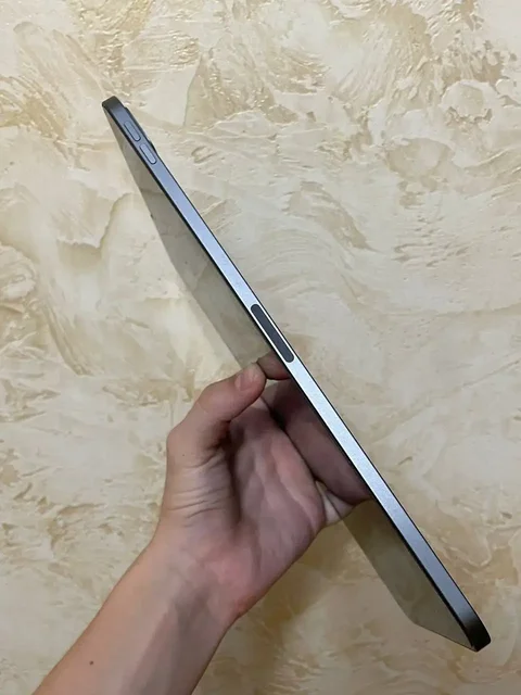 iPad Pro 11 (2020) 128gb gen2 с Apple Pencil 2 - Телефоны в Махачкала