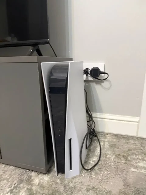 Продается PS5 Fat с 3 джойстиками и играми - Телефоны в Махачкала