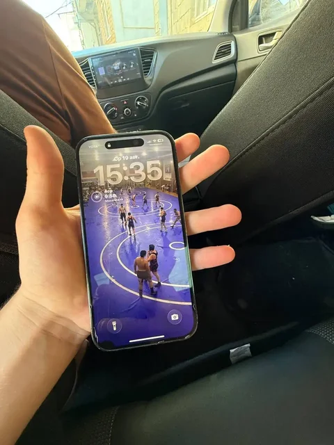 Продам iPhone 14 Pro 128GB с незначительным пятном на экране, Махачкала - Электроника в Махачкала