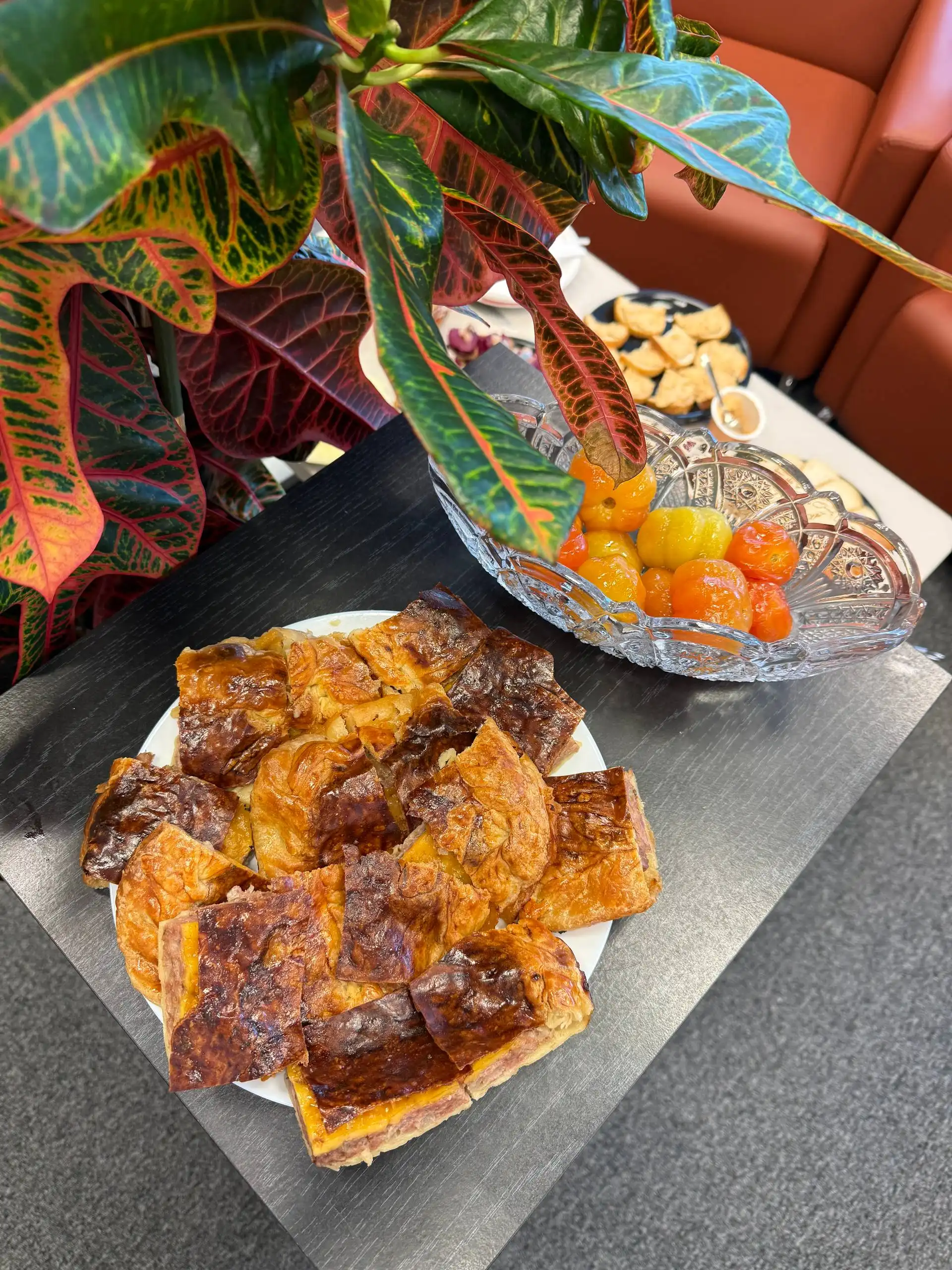 Домашний обед с соленьями и мясным пирогом - Еда (Барахолка) в Москва