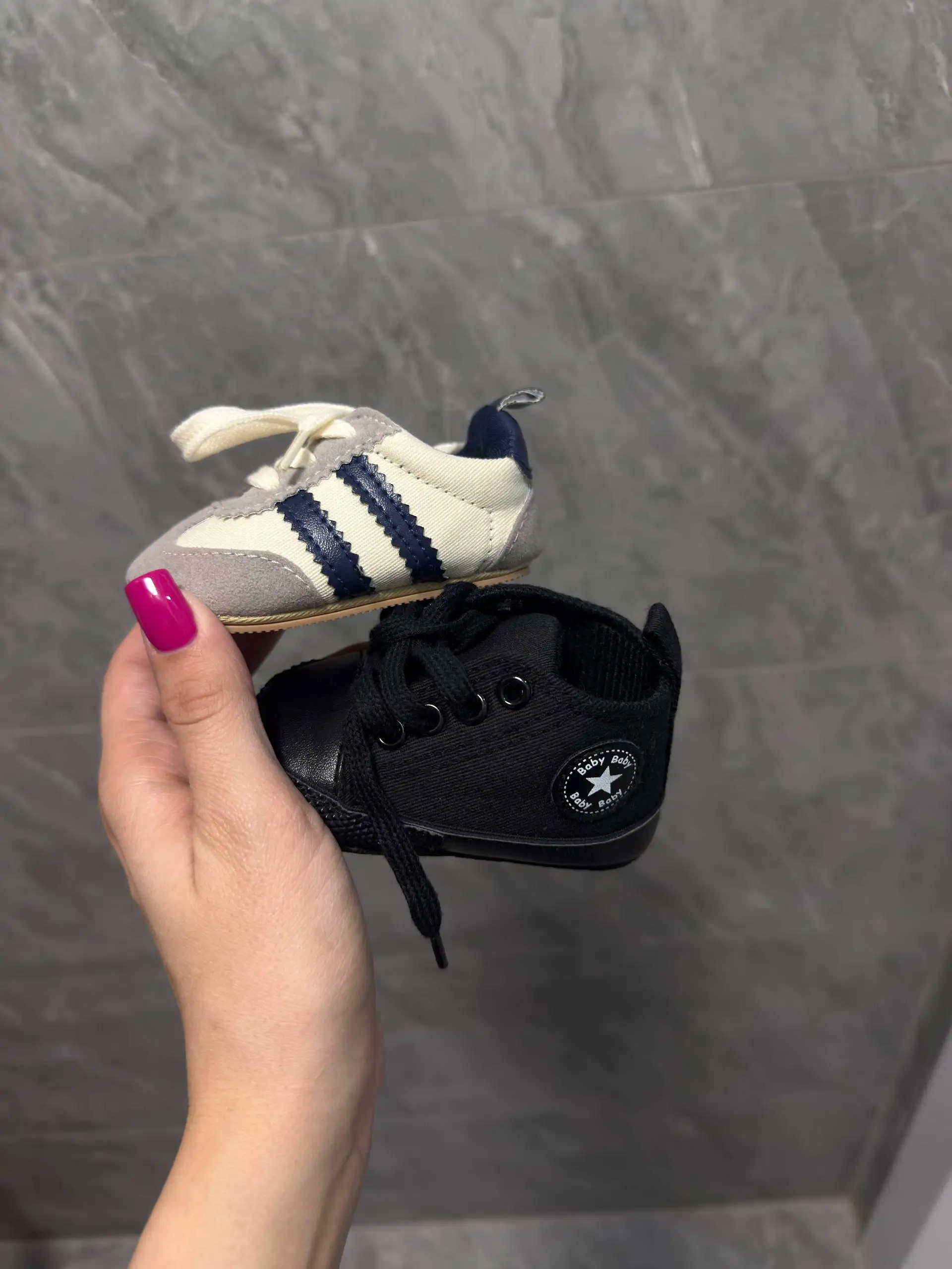 Костюм и 2 пинетки для новорожденного - Одежда для новорожденных (Товары для детей) в Краснодар