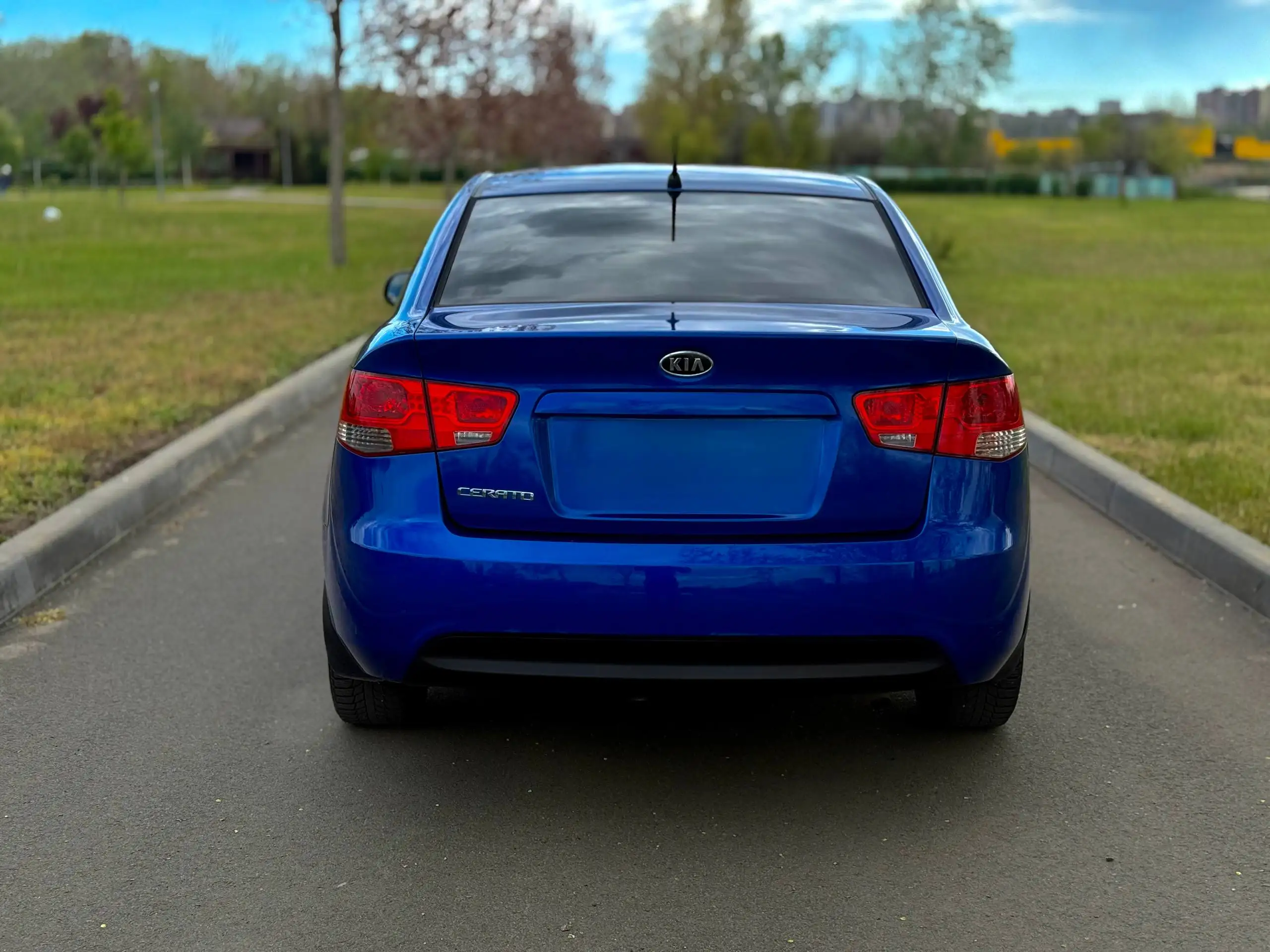 KIA Cerato 1.6, 2010 - Авто в Мариуполь