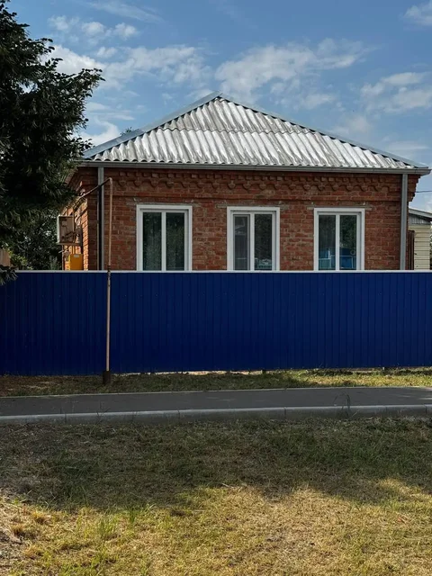 Продам кирпичный дом с участком в хуторе Красный - частное объявление в хутор Красный
