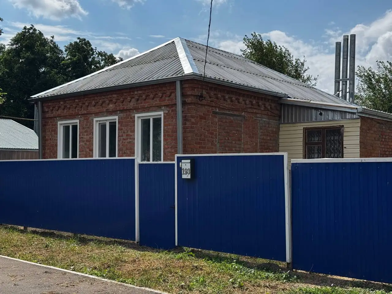 Продам кирпичный дом с участком в хуторе Красный - коттедж (Недвижимость) в хутор Красный